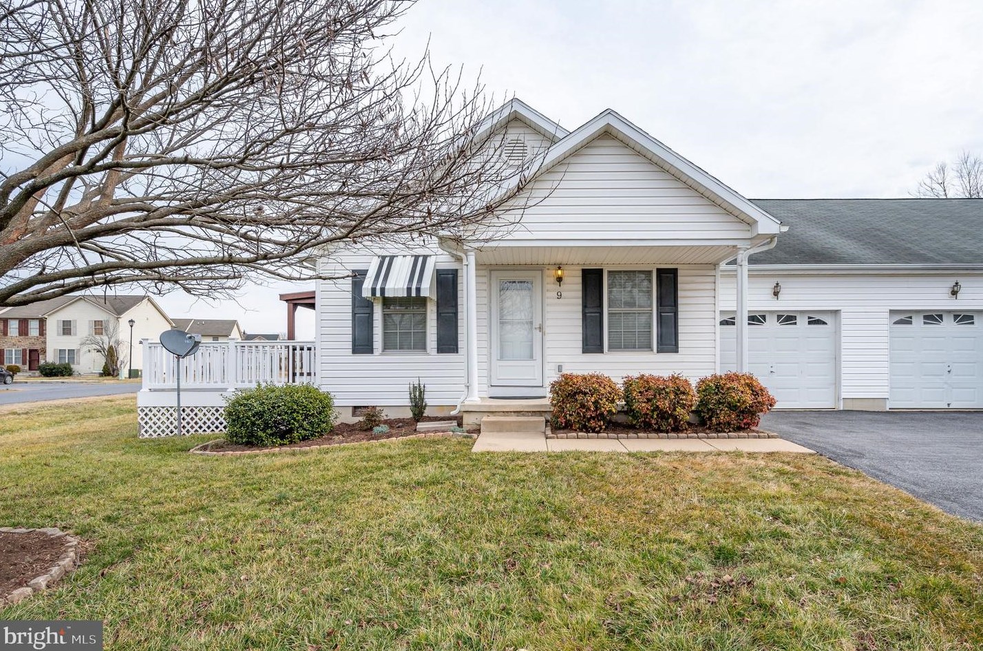 9 Disciple Ln, Inwood, WV 25428-4988