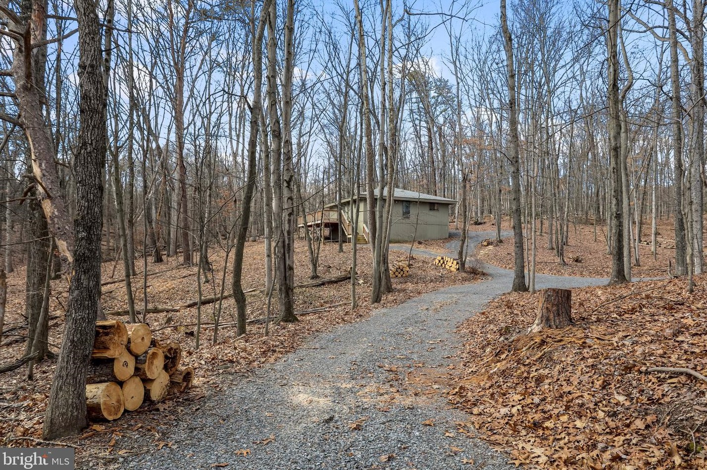 799 The Woods Rd, Hedgesville, WV 25427