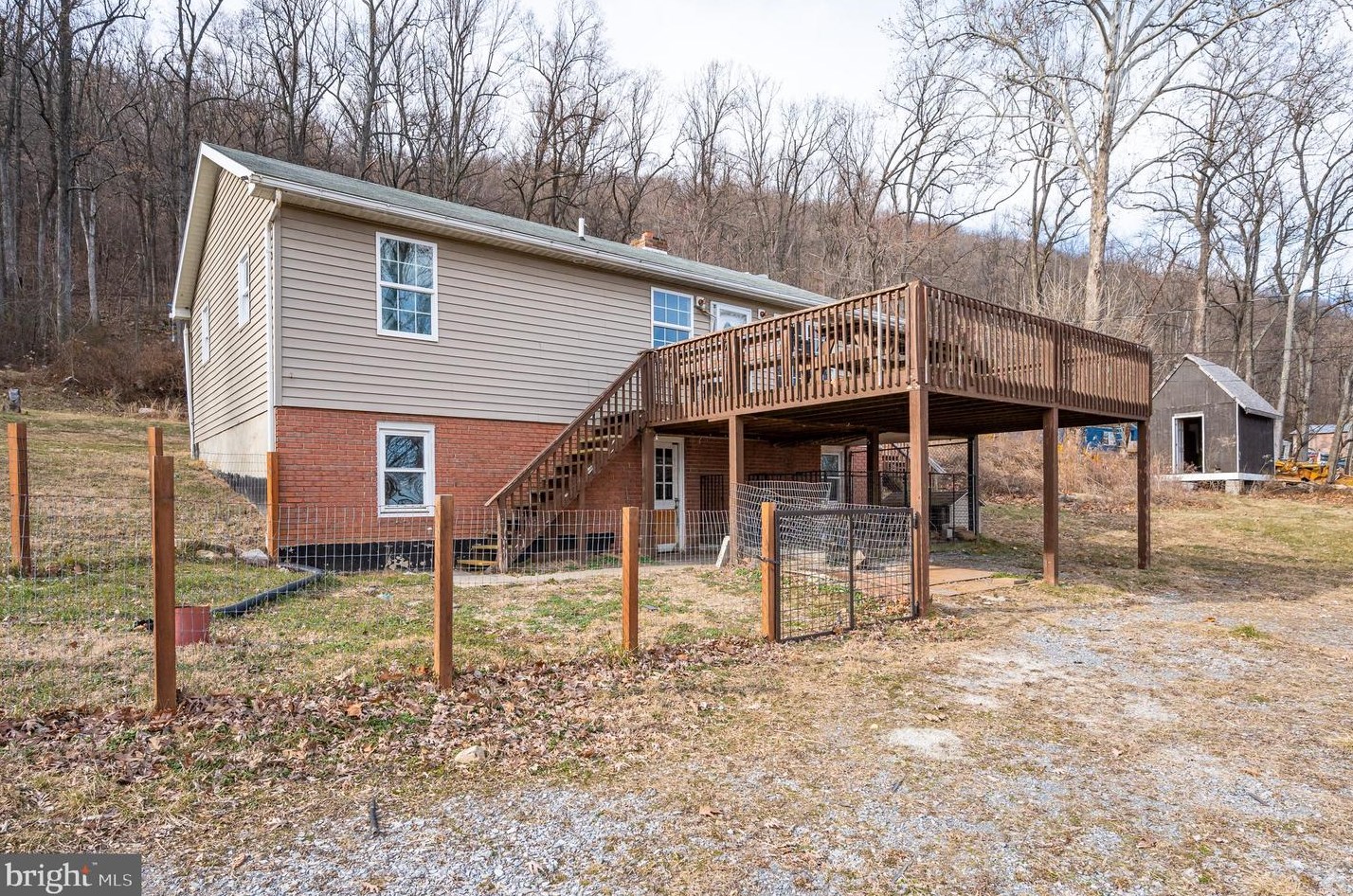 839 Needmore Rd, Martinsburg, WV 25403-5366