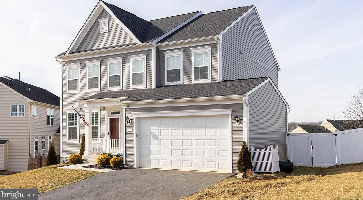31 Roving Dr, Martinsburg, WV 25403-1801