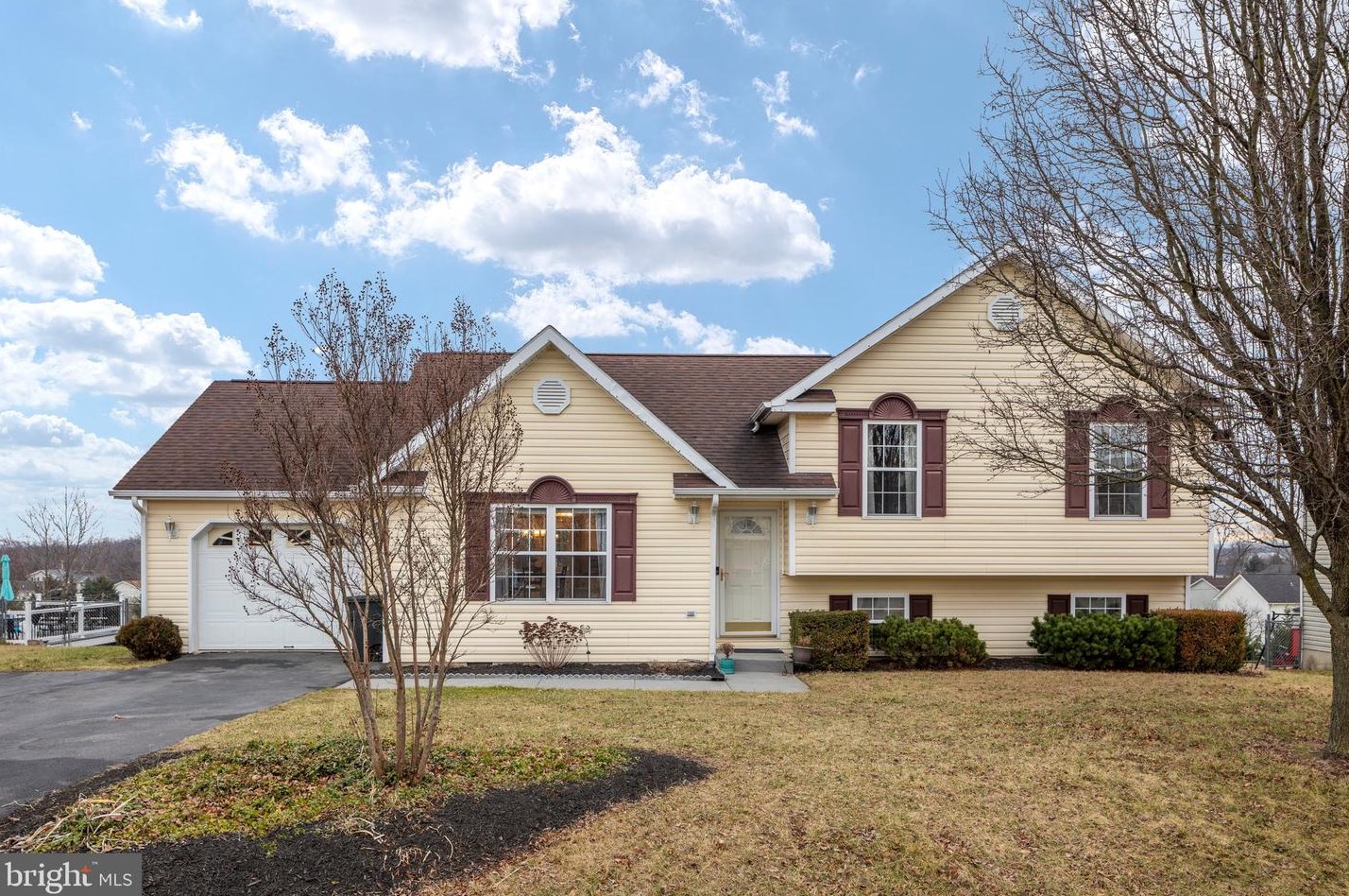 334 Corvette Dr, Martinsburg, WV 25405-5121