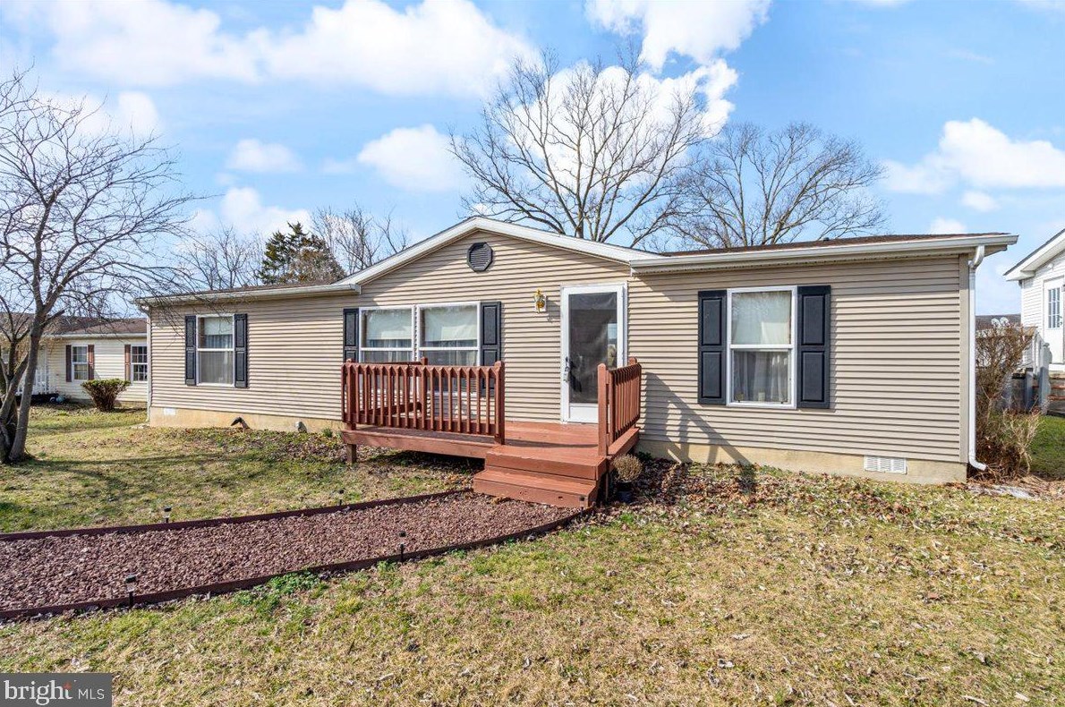 139 Miss Staci Dr, Martinsburg, WV 25404-6525