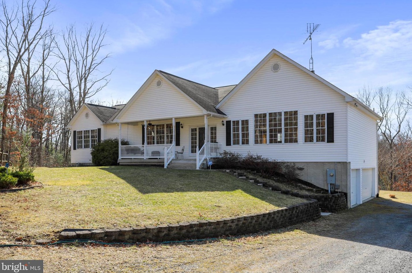 587 Tilhance Rd, Hedgesville, WV 25427