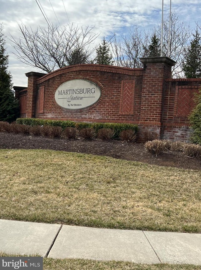 107 Lewisburg Ln, Martinsburg, WV 25403-1290