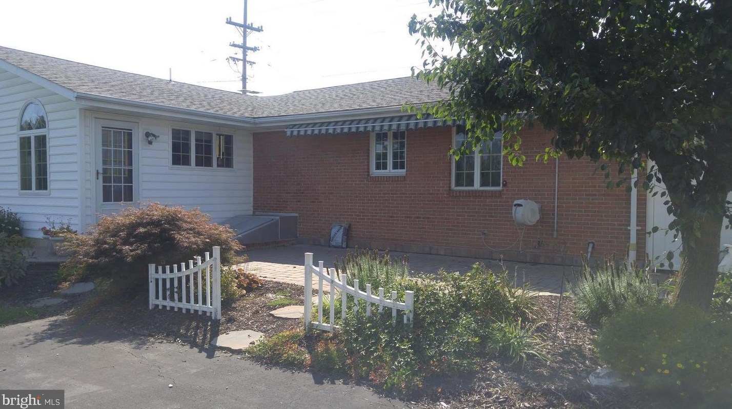 8509 Winchester Ave, Inwood, WV 25428