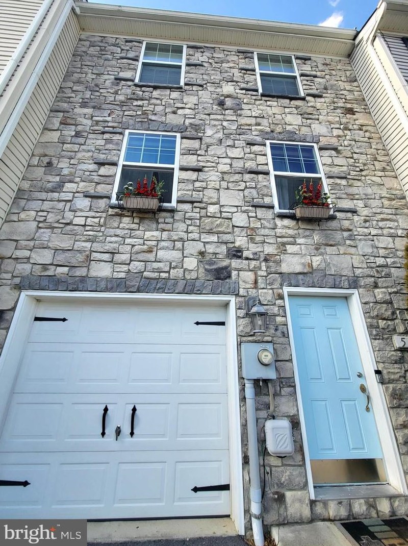 53 Carnegie Links Dr, Martinsburg, WV 25405-5727