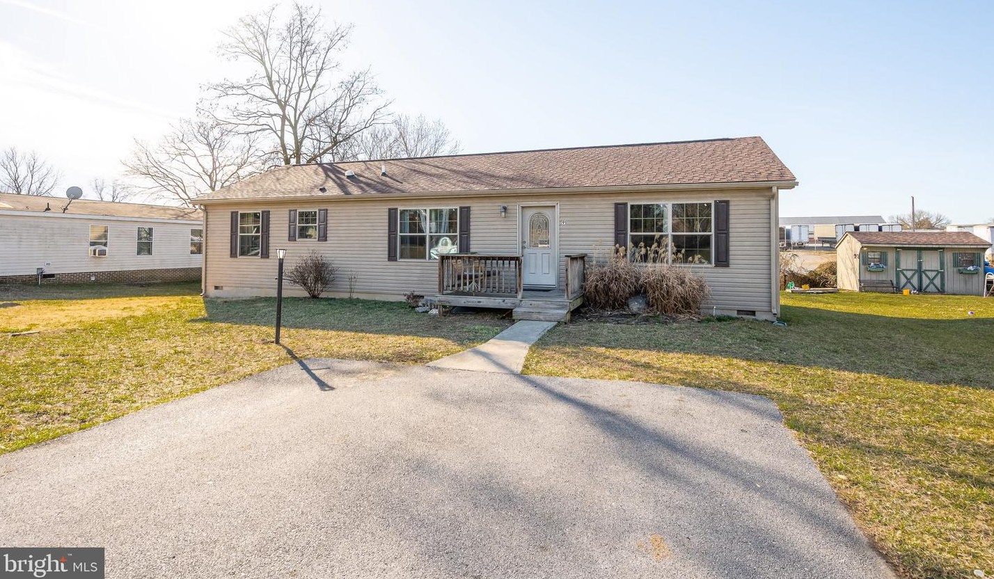 91 Miss Staci Dr, Martinsburg, WV 25404-6526