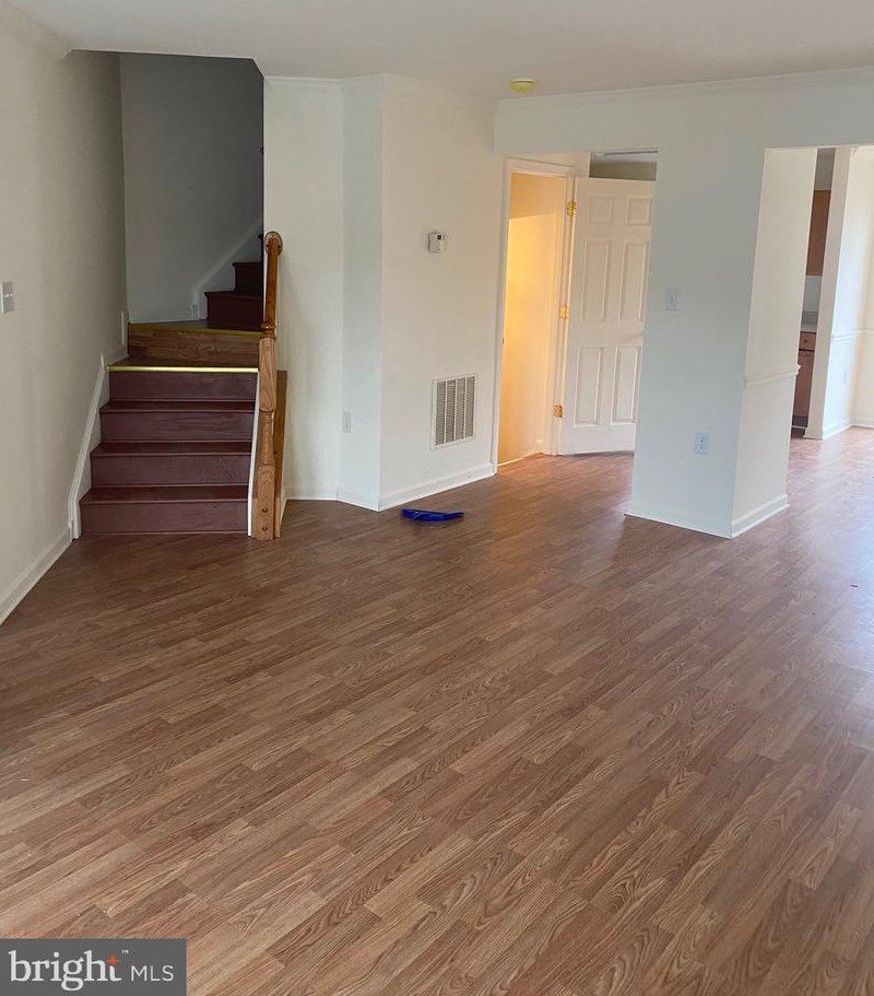 16 Litchfield Ln E, Martinsburg, WV 25405