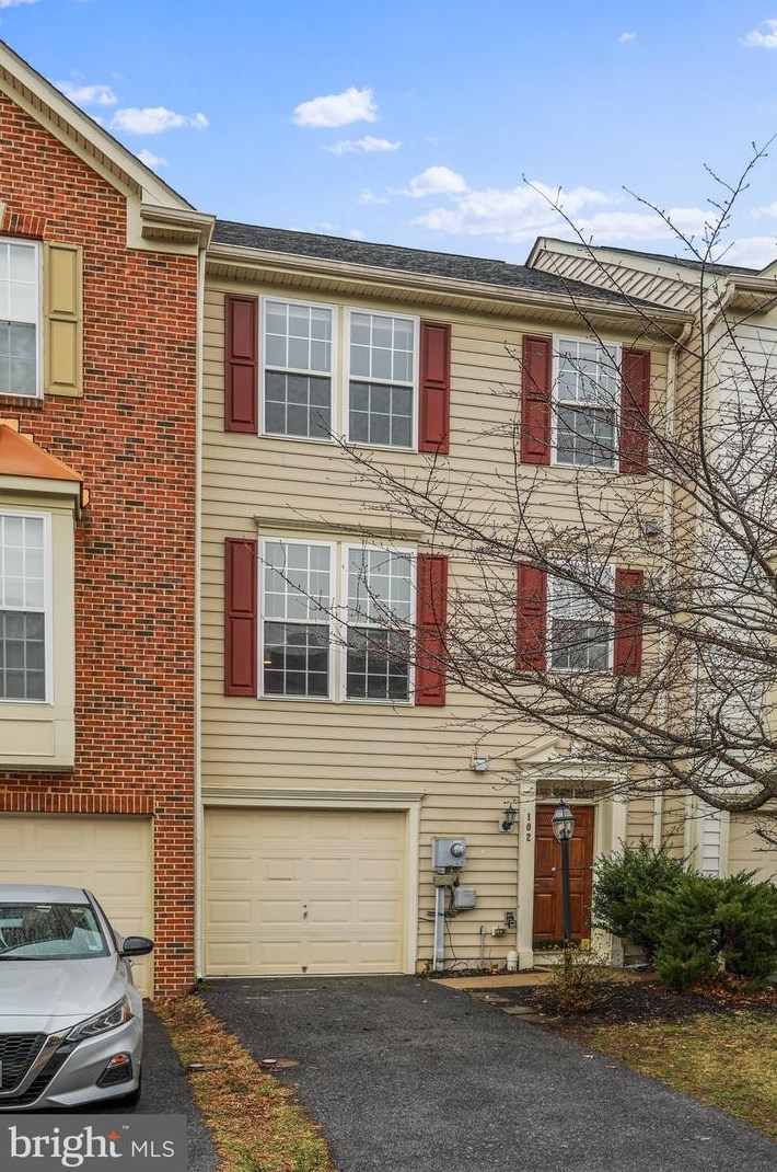 102 Lullwater Way, Falling Waters, WV 25419