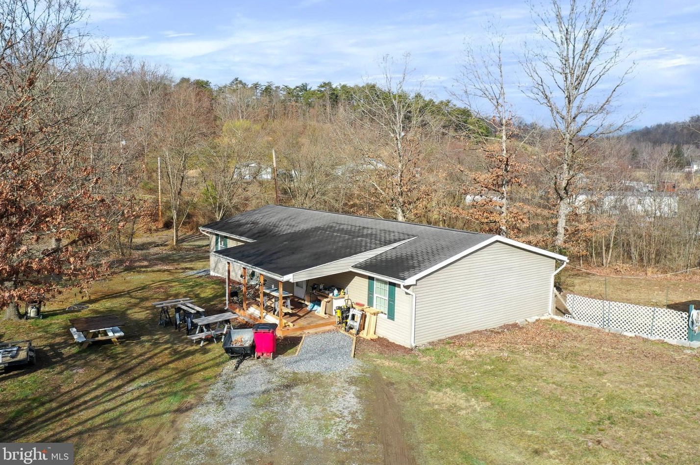 328 Flying Dove Ln, Hedgesville, WV 25427