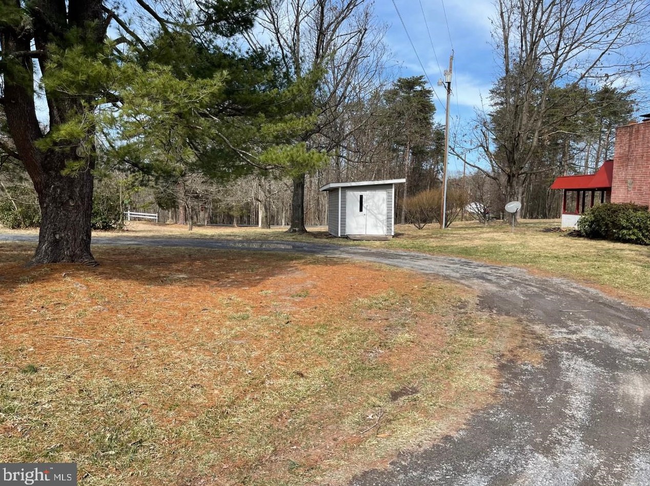 641 657 Lodge Rd, Hedgesville, WV 25427