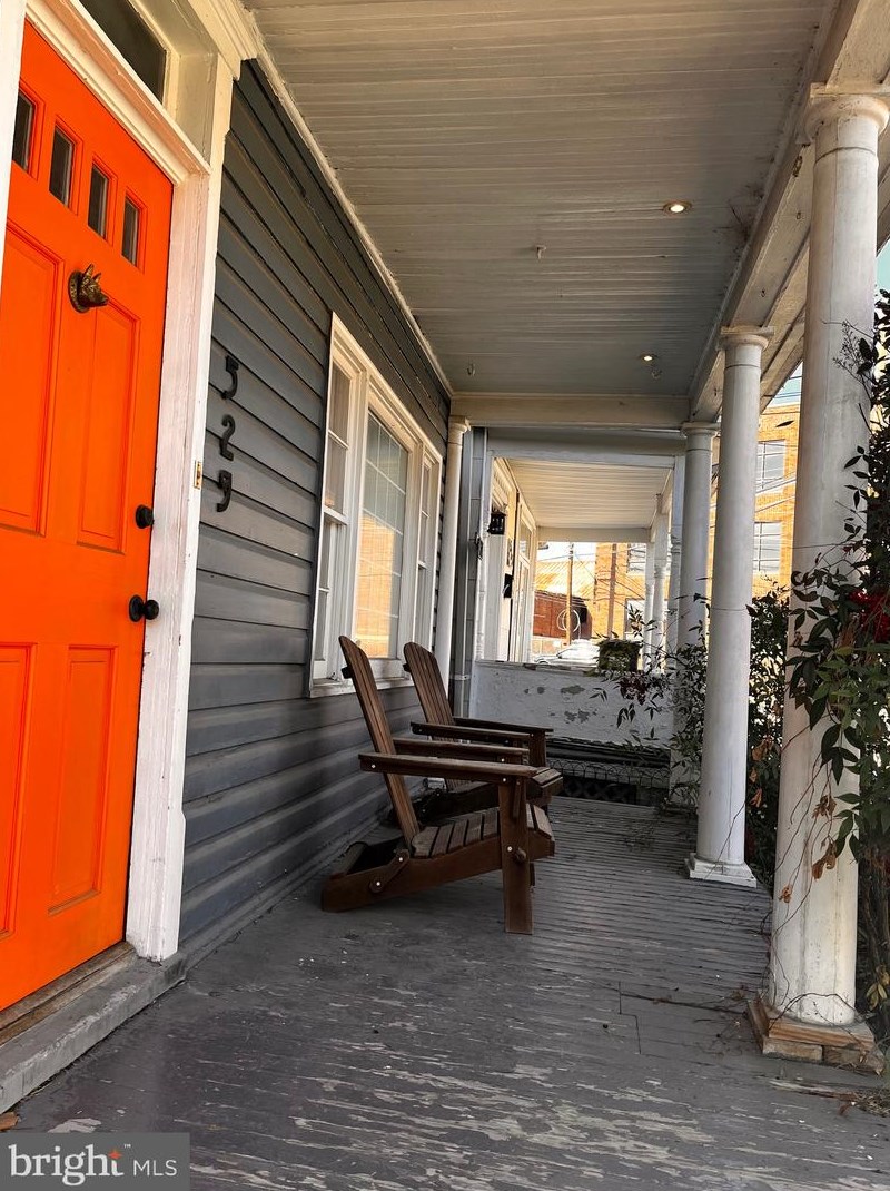 529 John St, Martinsburg, WV 25401-2634