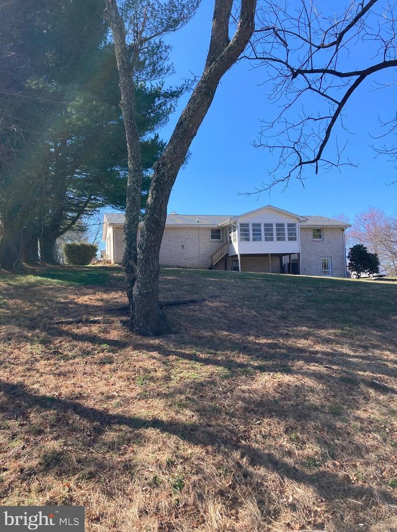 298 Botany Dr, Martinsburg, WV 25404-0745