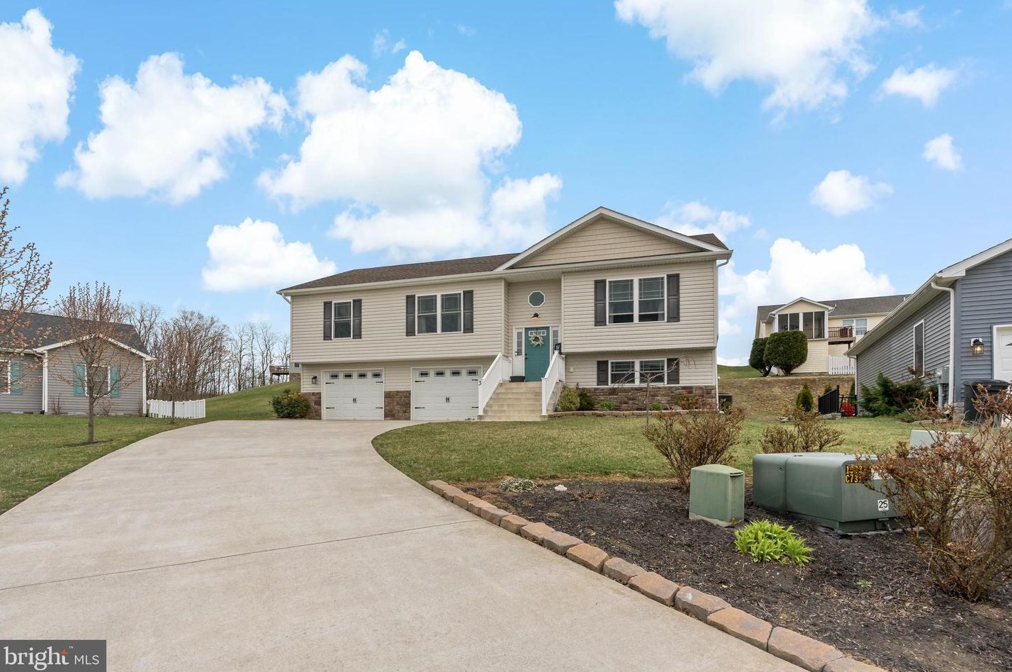 3 Brant Ln, Martinsburg, WV 25403-1616