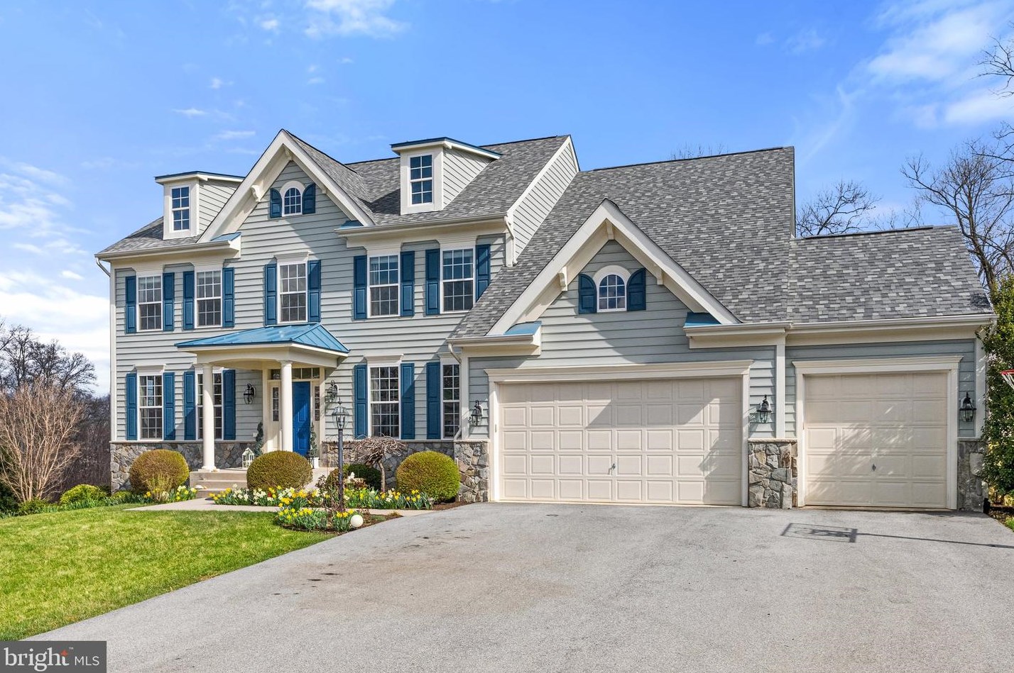 15 Lackawanna Ln, Falling Waters, WV 25419