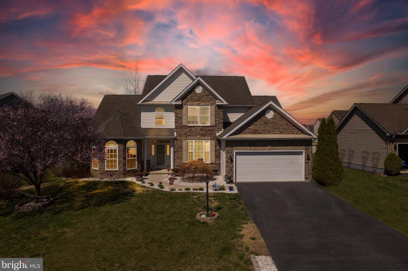 199 Shannon Ct, Inwood, WV 25428-3888