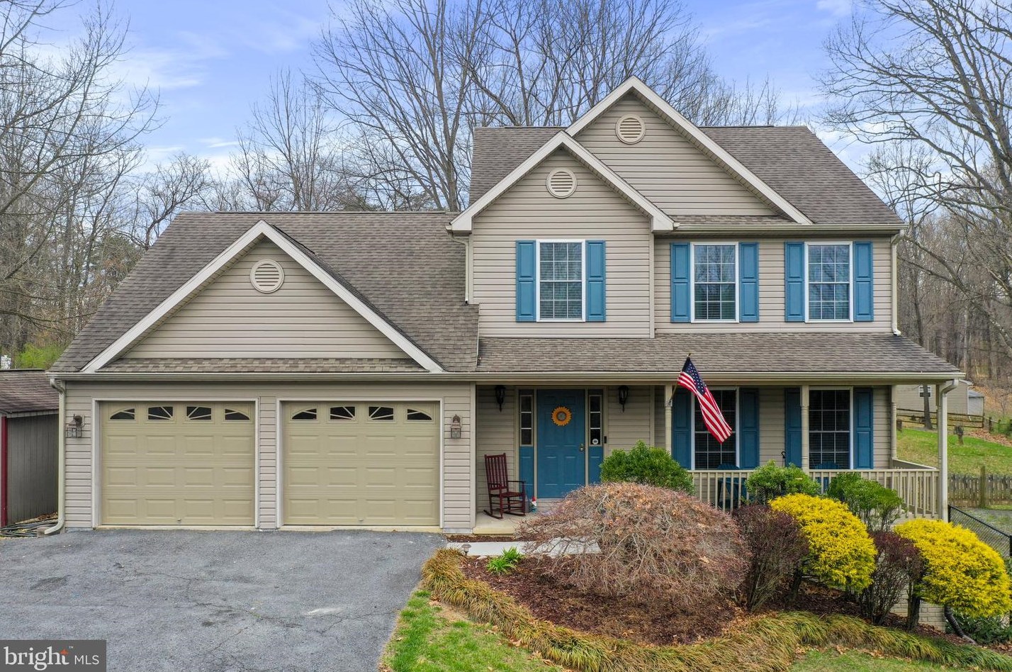 292 Forevergreen Dr, Falling Waters, WV 25419