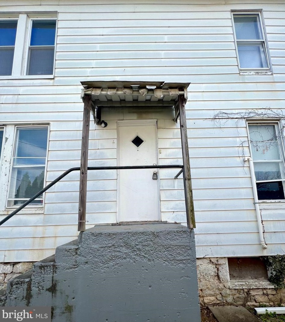 727 Virginia Ave, Martinsburg, WV 25401