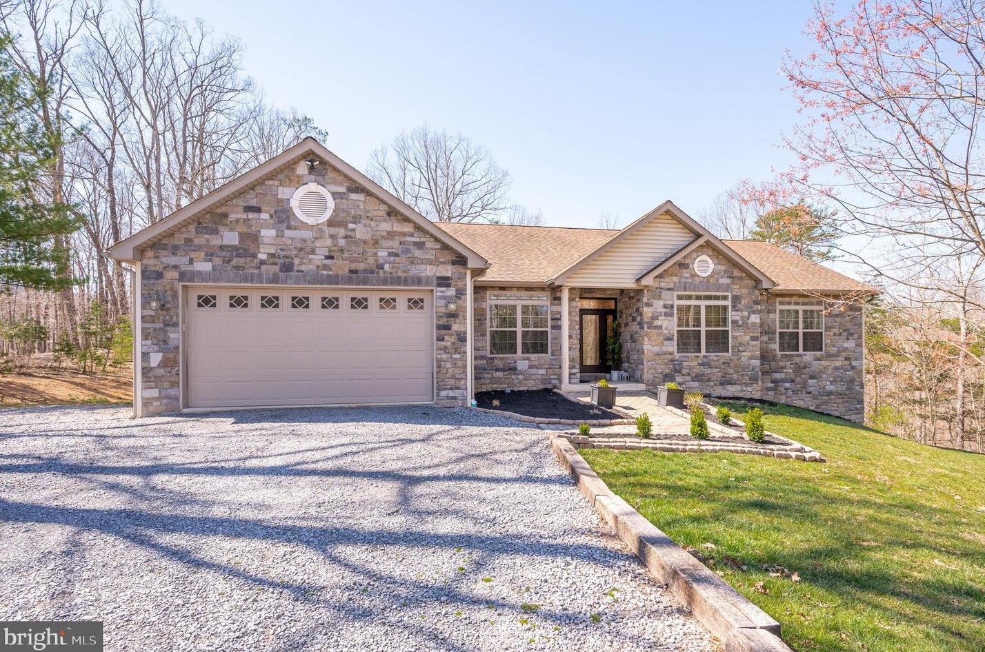 487 Vixen Ln, Gerrardstown, WV 25420