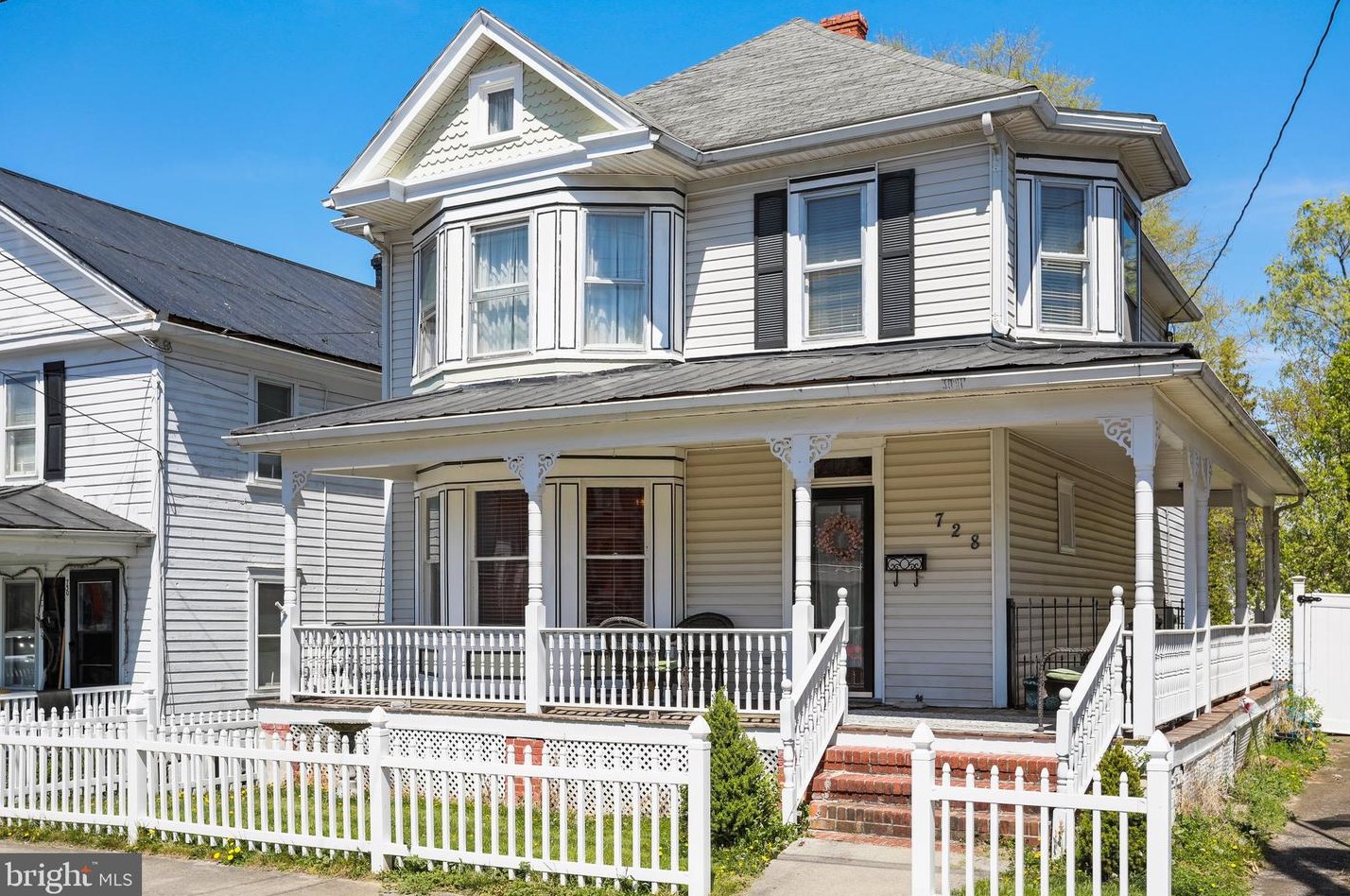 728 John St, Martinsburg, WV 25401-2204