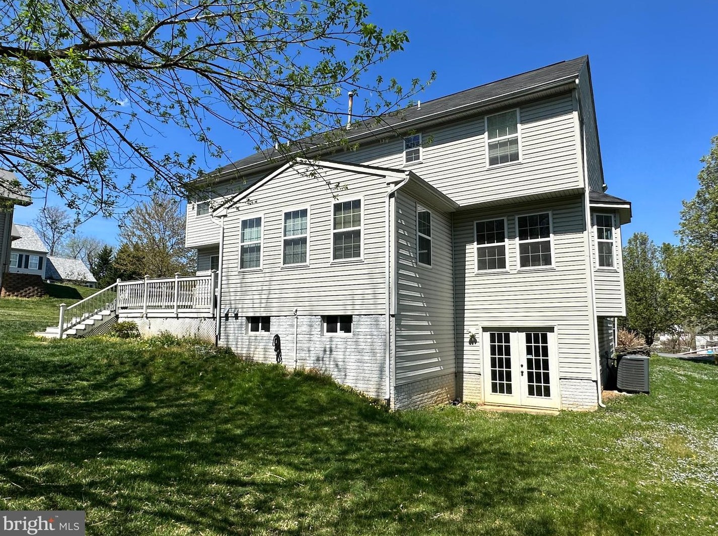 1615 Race St, Martinsburg WV  25401-2009 exterior