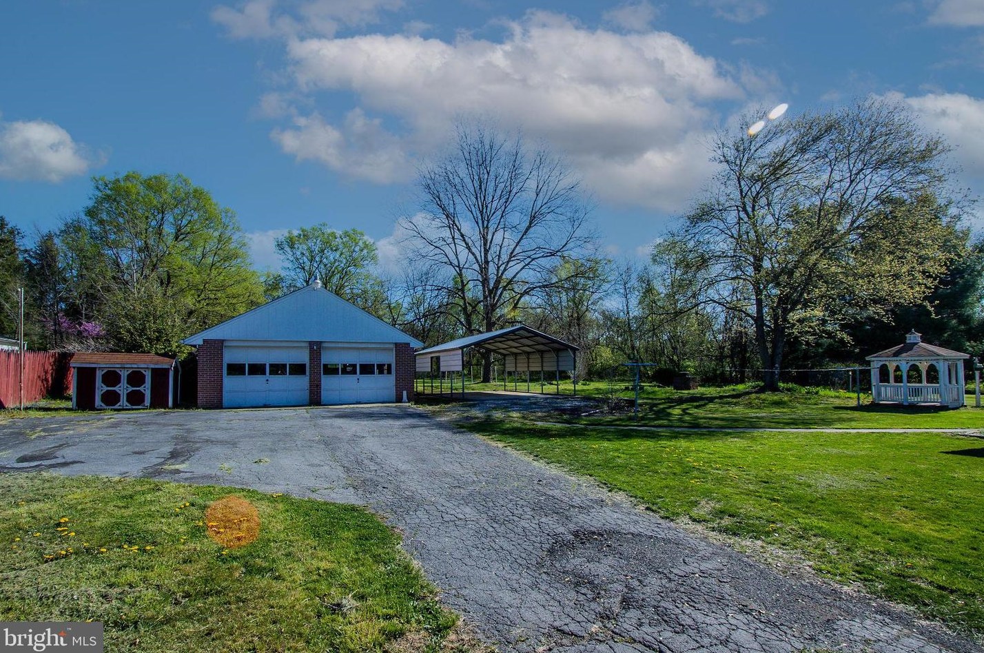 4167 Shepherdstown Rd, Martinsburg, WV 25404-0309