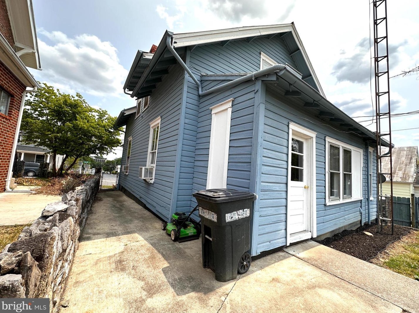 703 New York Ave, Martinsburg WV  25401-2123 exterior