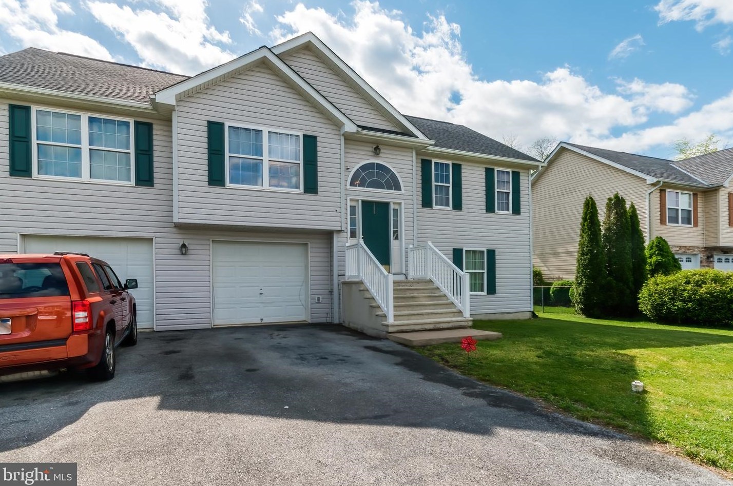 343 Good Dr, Martinsburg, WV 25405-9586