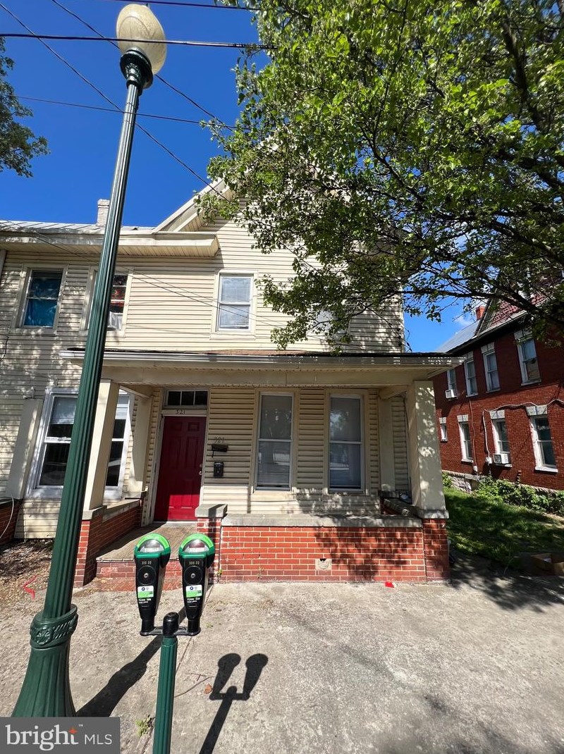 321 / 323 / 325 S Queen St, Martinsburg, WV 25401