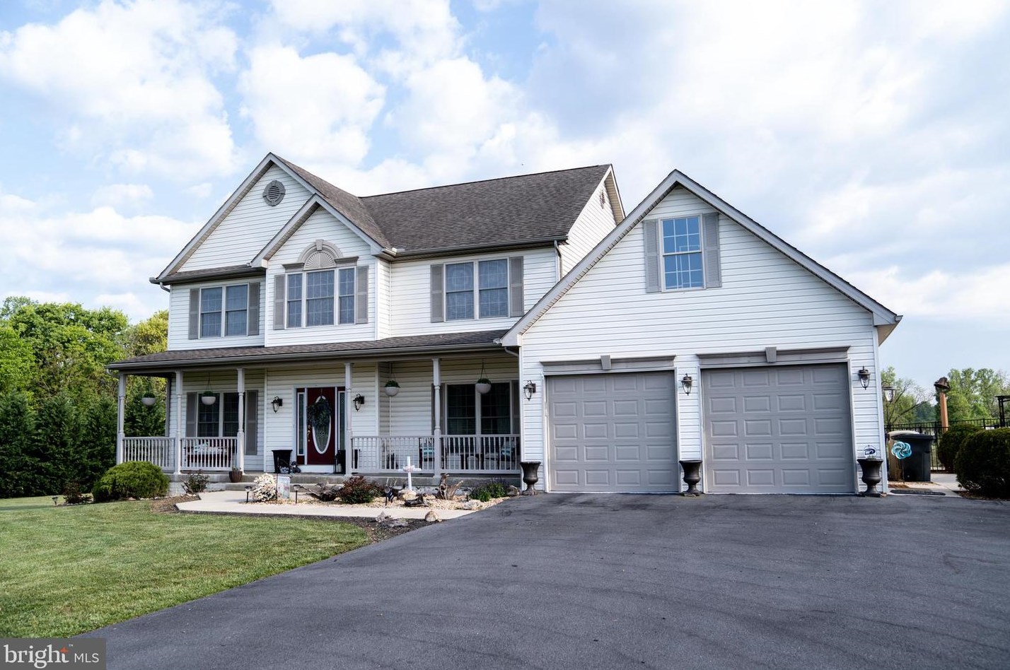 37 Hallmark Dr, Martinsburg, WV 25403-2200