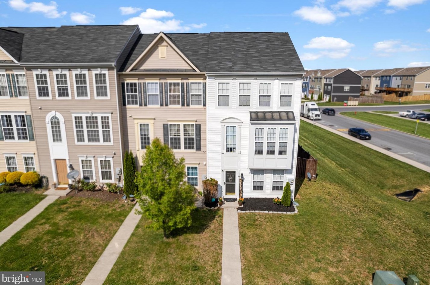 16 Globe St, Martinsburg, WV 25404-6562