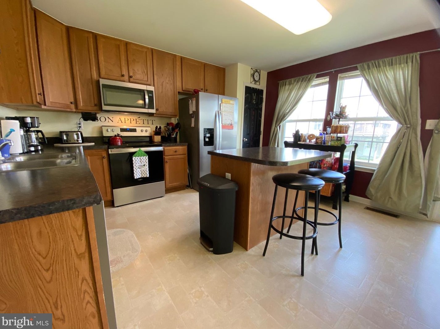 16 Witherspoon Ct, Falling Waters, WV 25419