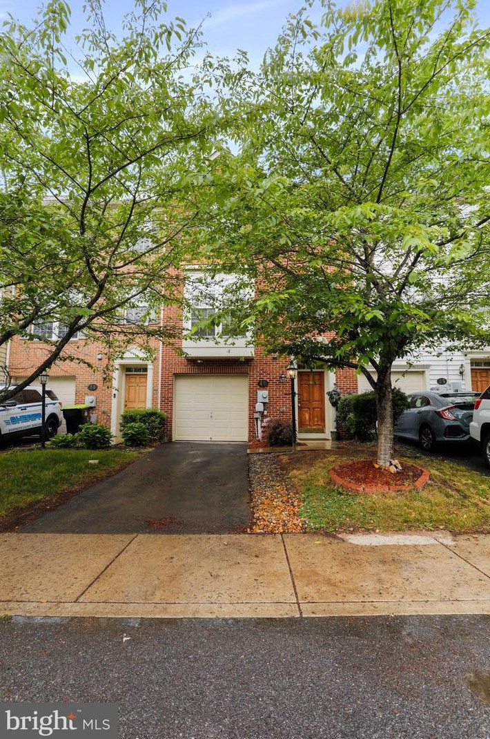 40 Lullwater Way, Falling Waters, WV 25419