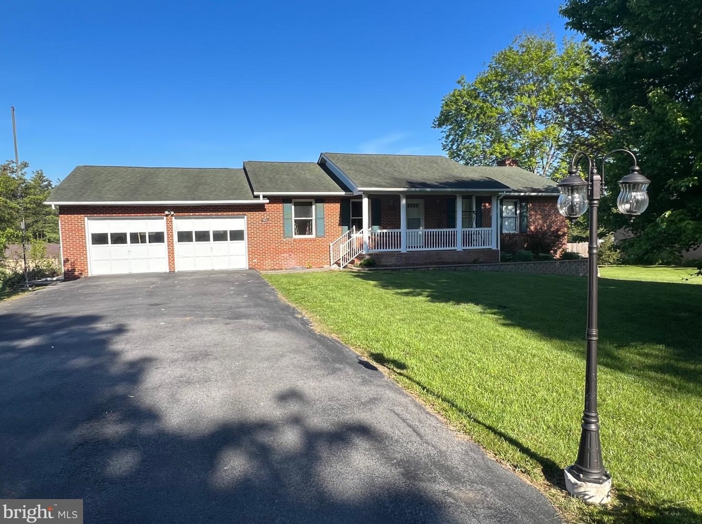 209 Longstreet Ave, Inwood, WV 25428