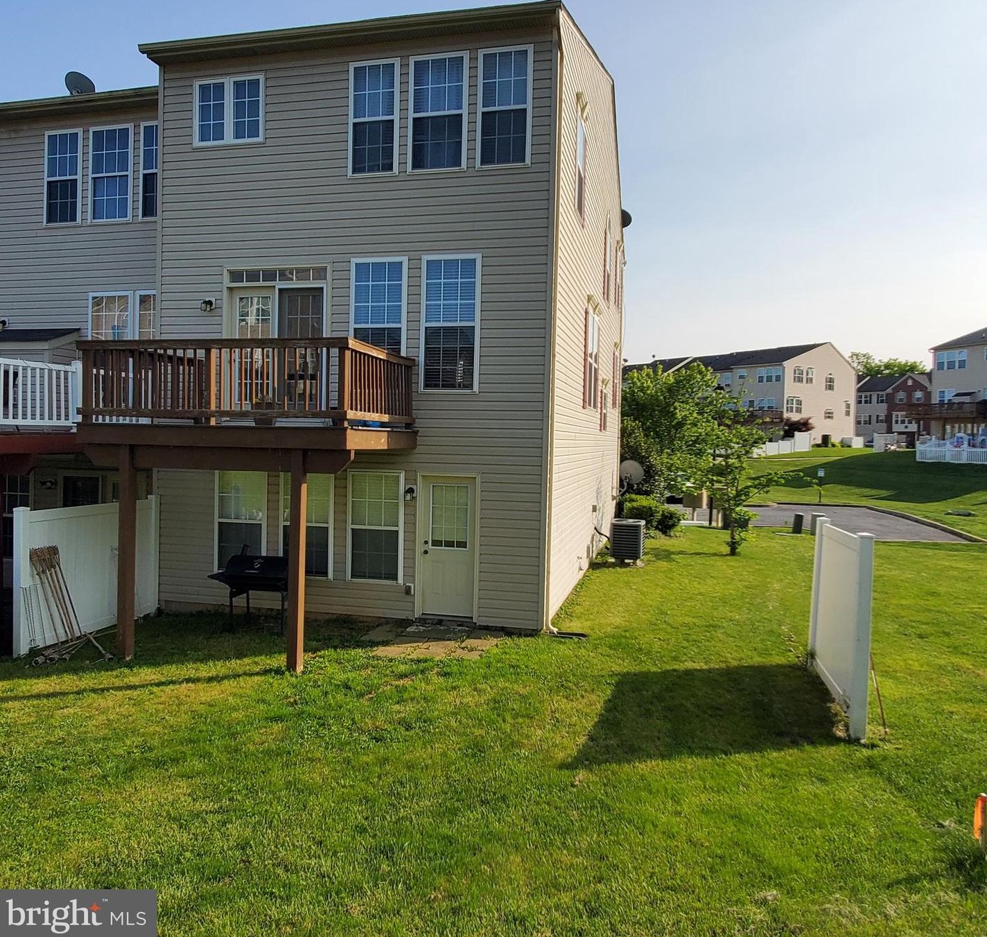 46 Streamside Pl, Falling Waters WV  25419-4358 exterior