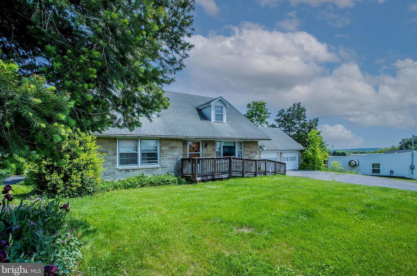 591 Bedington Rd, Martinsburg, WV 25404-6515