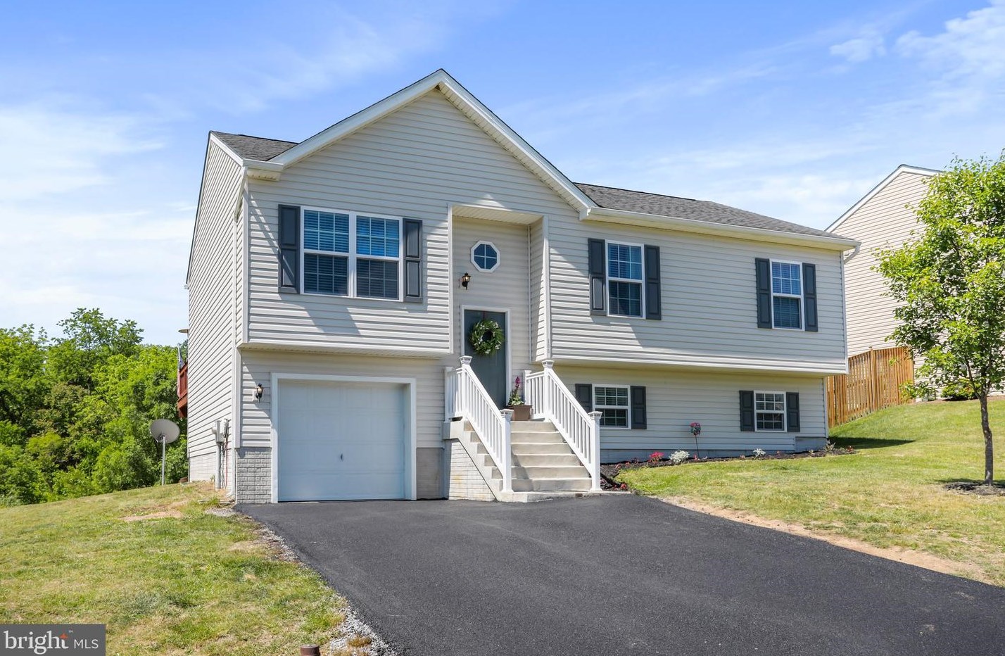 100 Mckinley, Inwood, WV 25428
