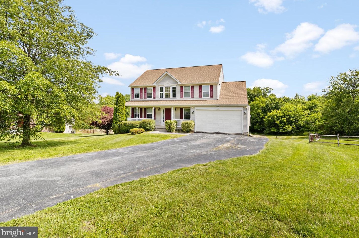 40 Devereaux Terrace Ct, Falling Waters, WV 25419