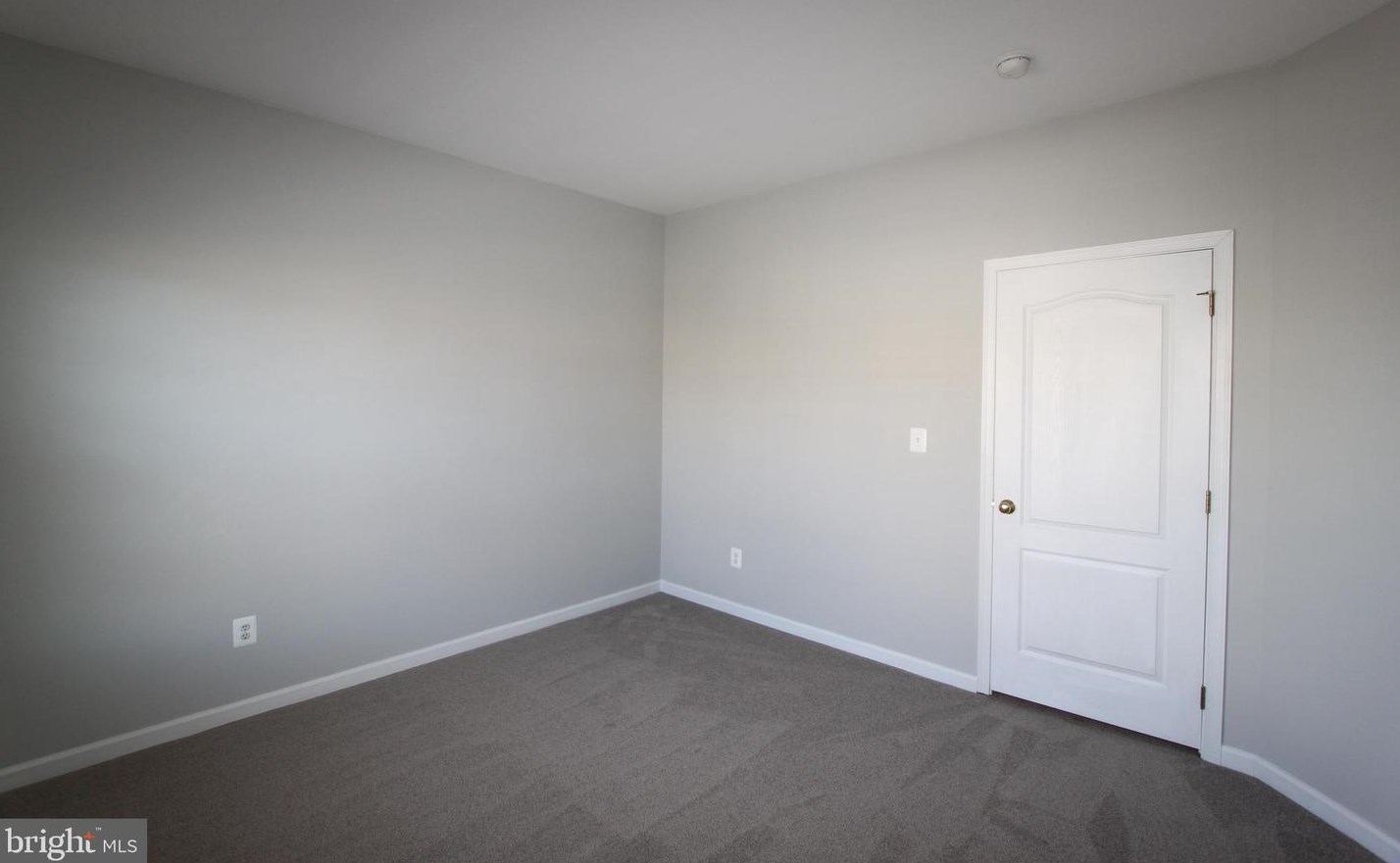 305 Lewisburg Ln, Martinsburg, WV 25403
