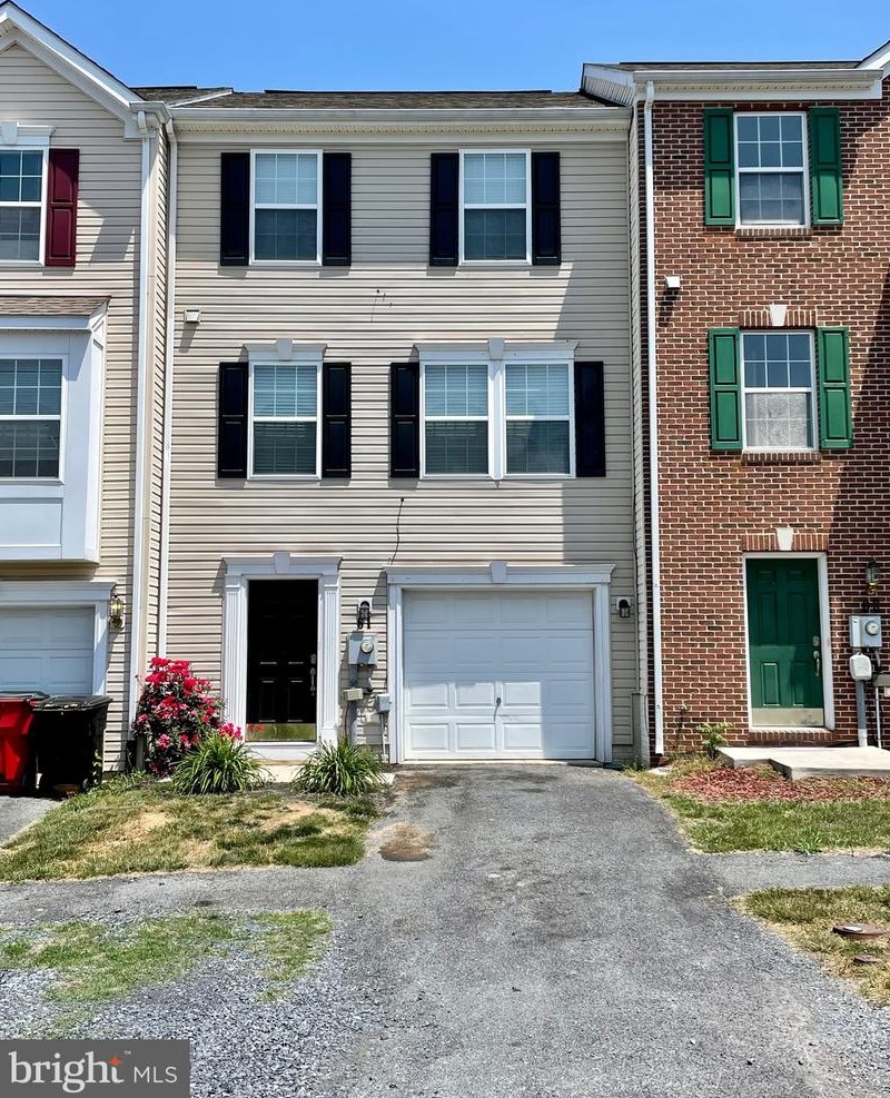 61 Desert Rose Way, Martinsburg, WV 25404-3752