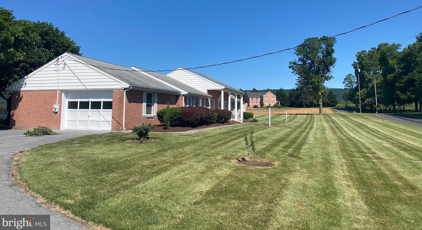1646 Pitzers Chapel Rd, Martinsburg, WV 25403