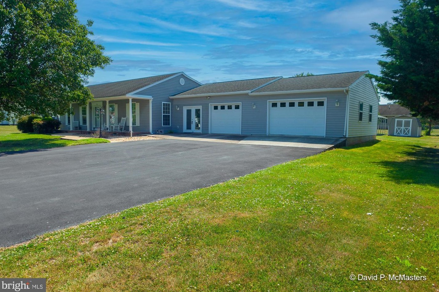 206 Blossom Dr, Martinsburg, WV 25405-2508