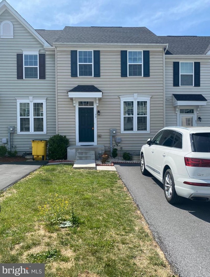 79 Ontario Dr, Falling Waters, WV 25419