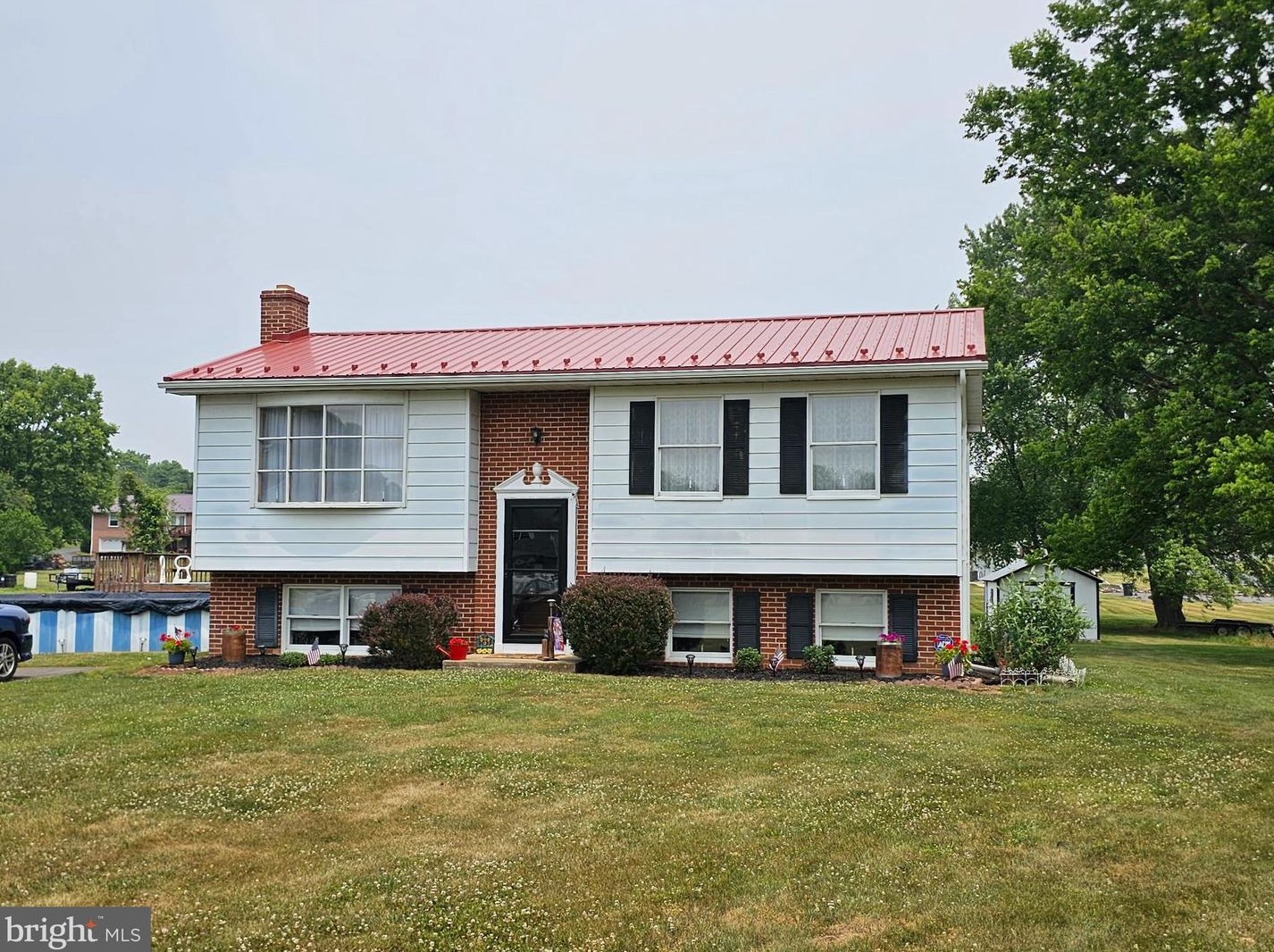 60 Weeping Willow Rd, Falling Waters, WV 25419