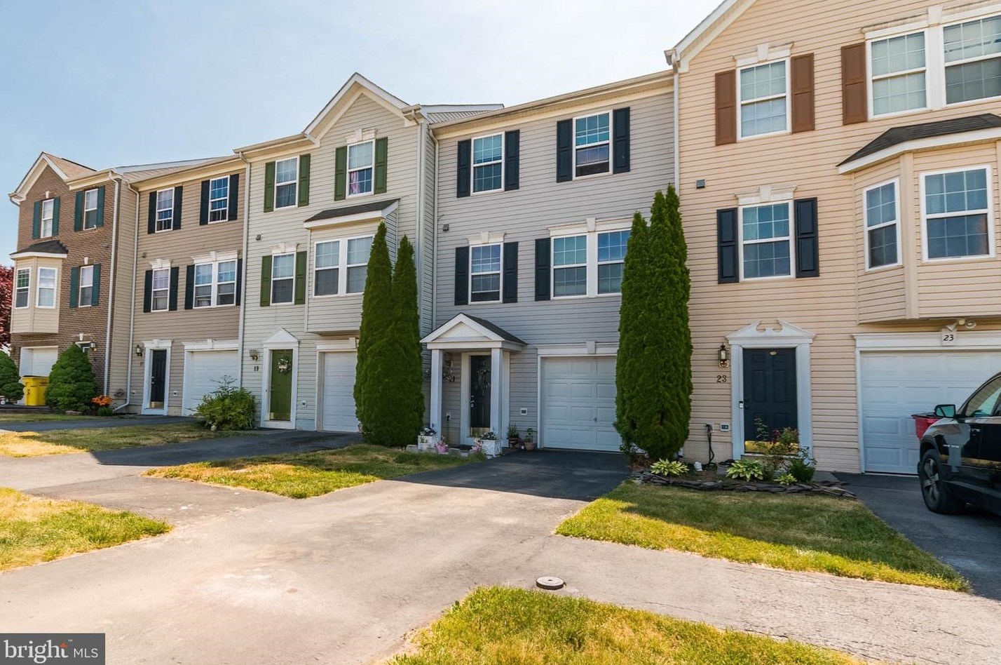 21 Brentwood St, Martinsburg, WV 25404-7531