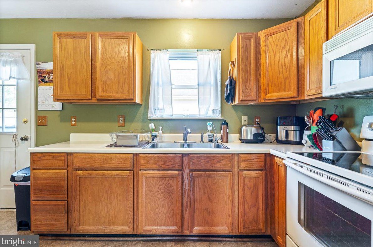 320 Half St, Martinsburg, WV 25404-4920