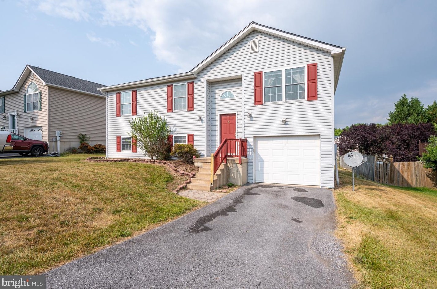 227 Moonlight Ln, Martinsburg, WV 25404-3488