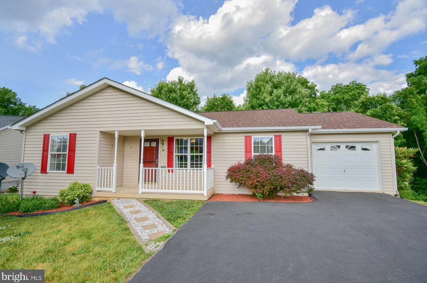 101 Jetta Cir, Martinsburg, WV 25403-2389