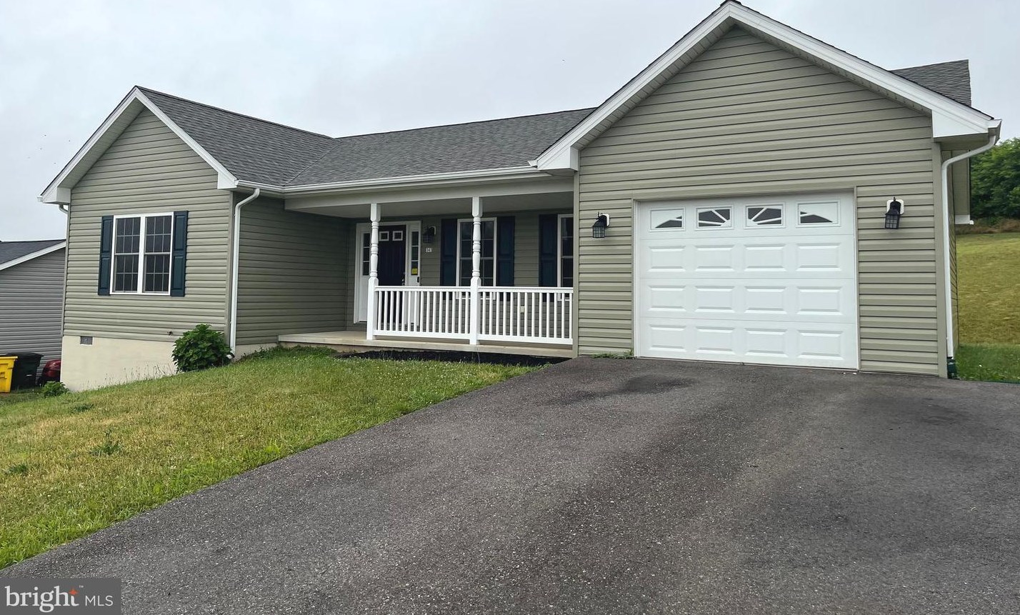 141 Spyglass Dr, Martinsburg, WV 25403-1397
