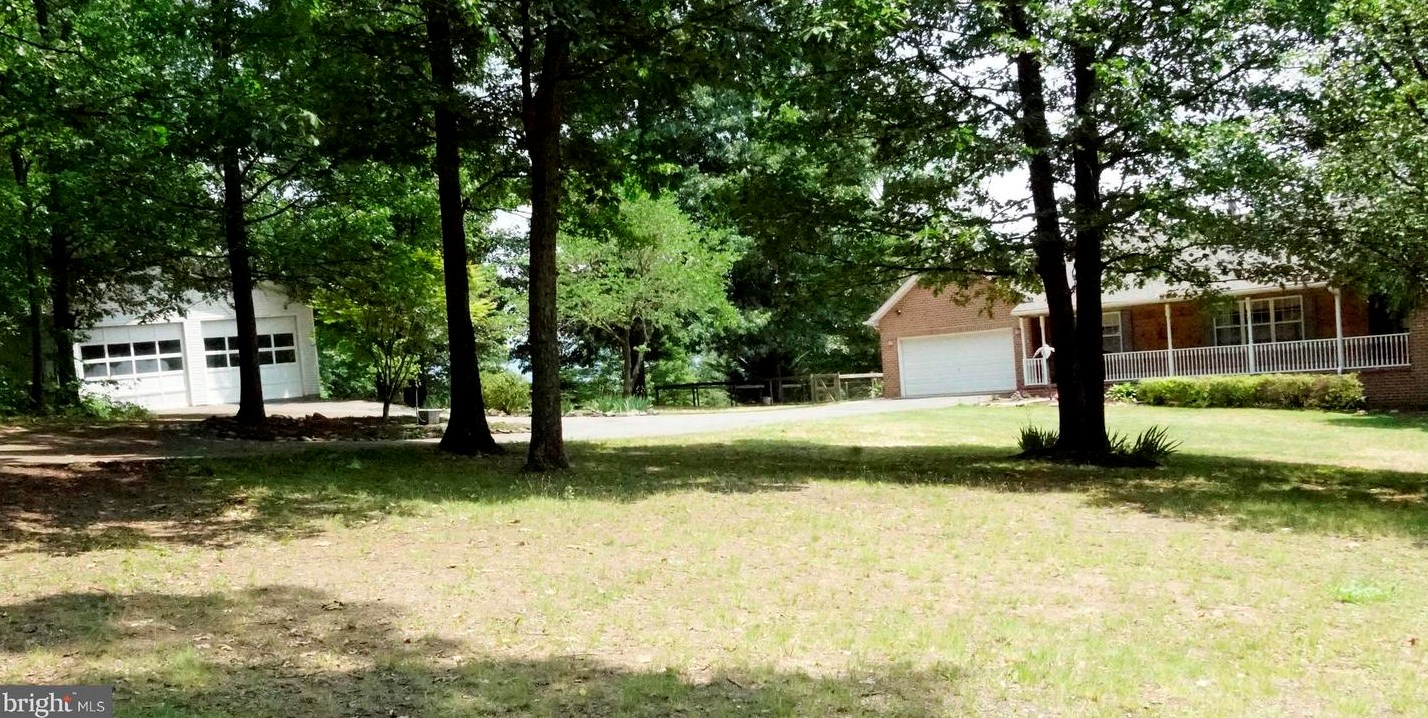 172 Shallow Creek Dr, Hedgesville, WV 25427